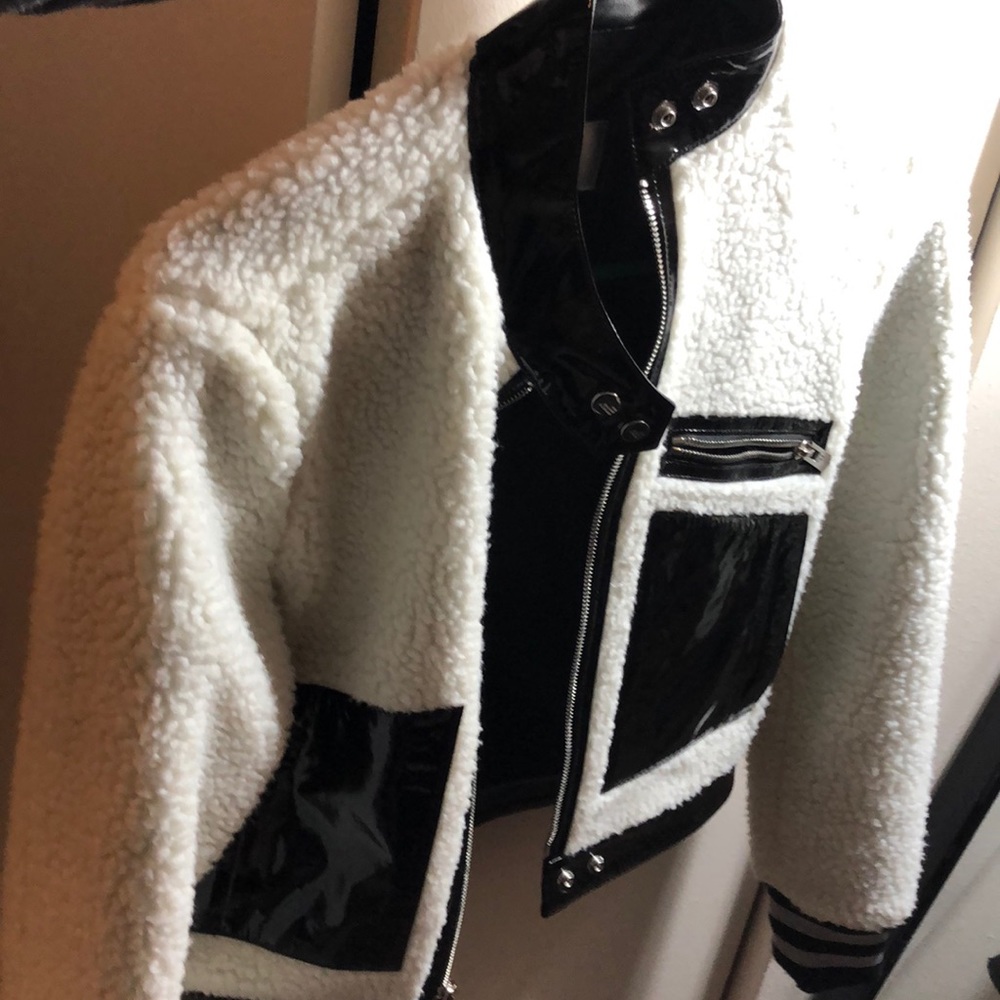 The mighty company  xs nwt